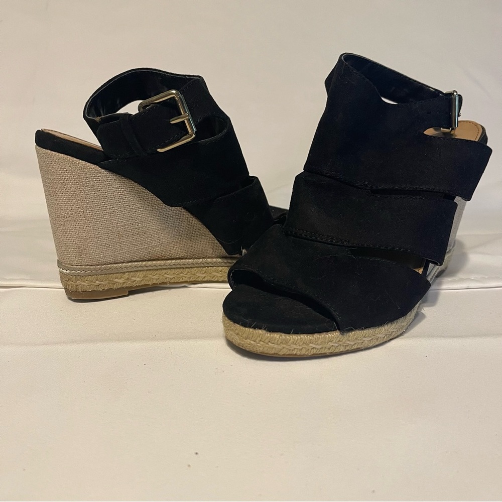 Stylish Black Wedge Sandals
